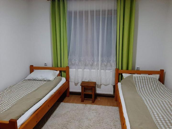 Privatni Smestaj Dobri Dobrosin Exterior foto